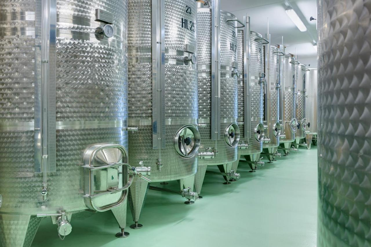 Strasserhof Tenuta-Weingut Vahrn ภายนอก รูปภาพ