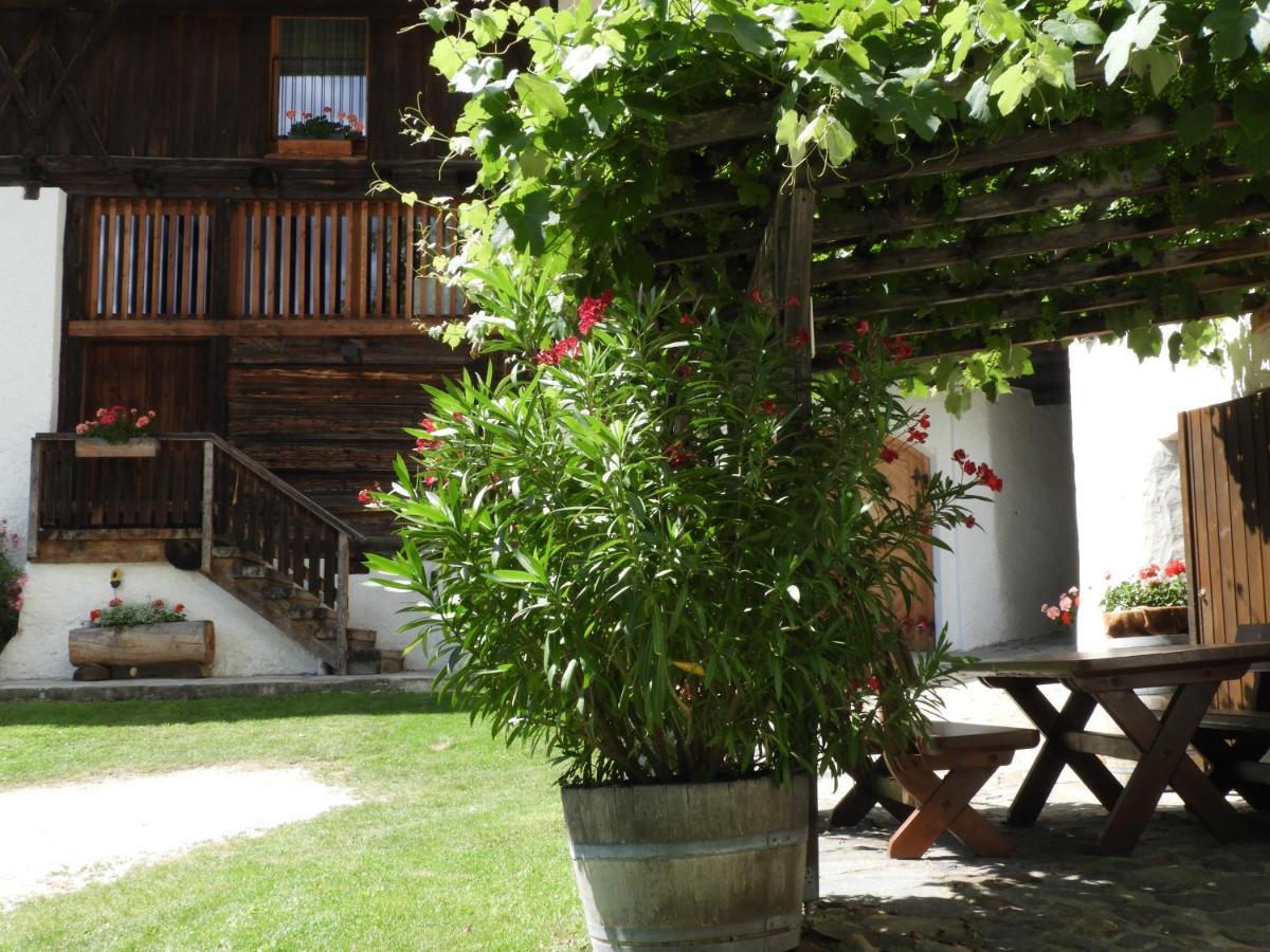 Strasserhof Tenuta-Weingut Vahrn ภายนอก รูปภาพ